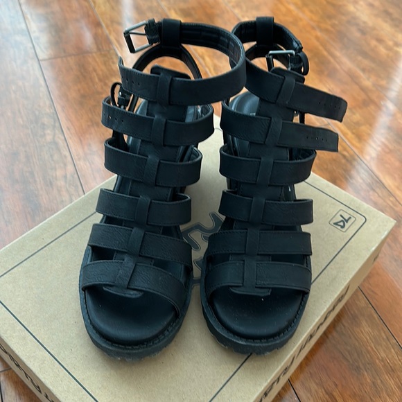 Only used once. In perfect condition. - Picture 1 of 4